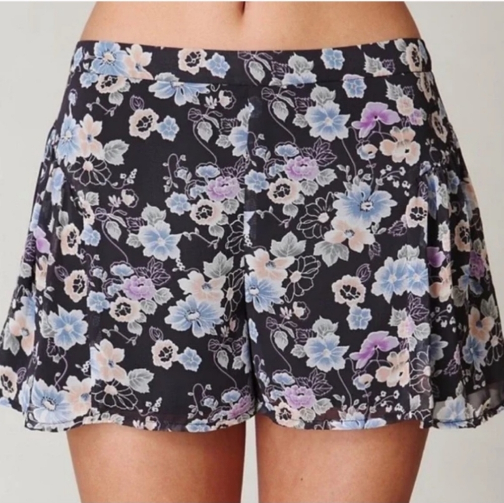 Free People floral chiffon shorts size 2